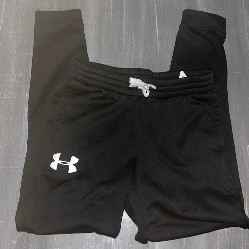 Boys under Armour sweat/ joggers L